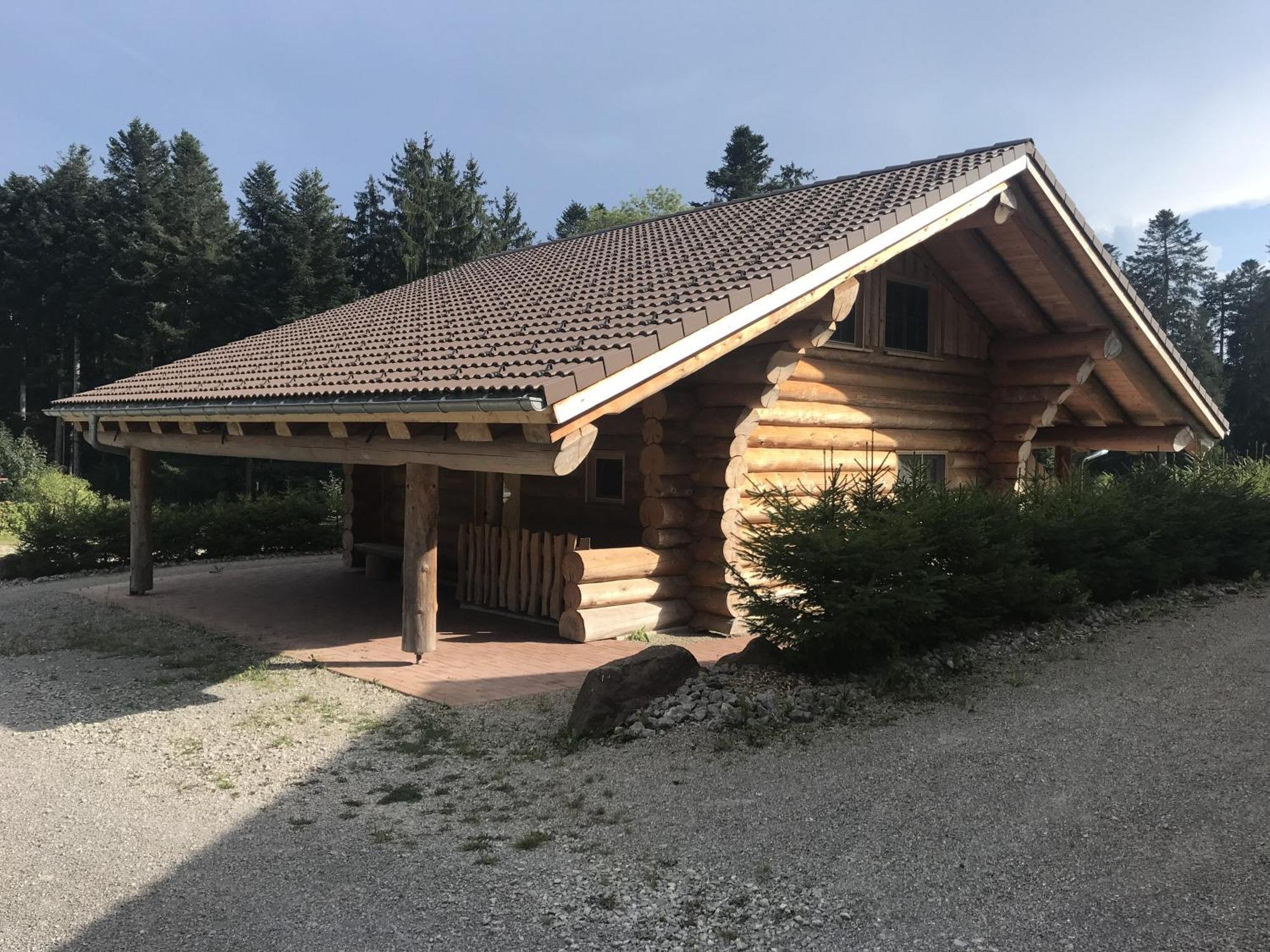 Blockhaus Almhuette Wiesenglueck